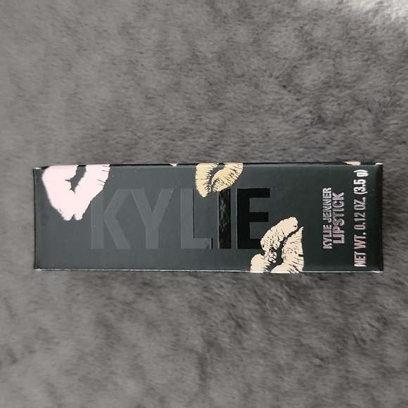 Kylie Jenner Matte Nova Lipstick